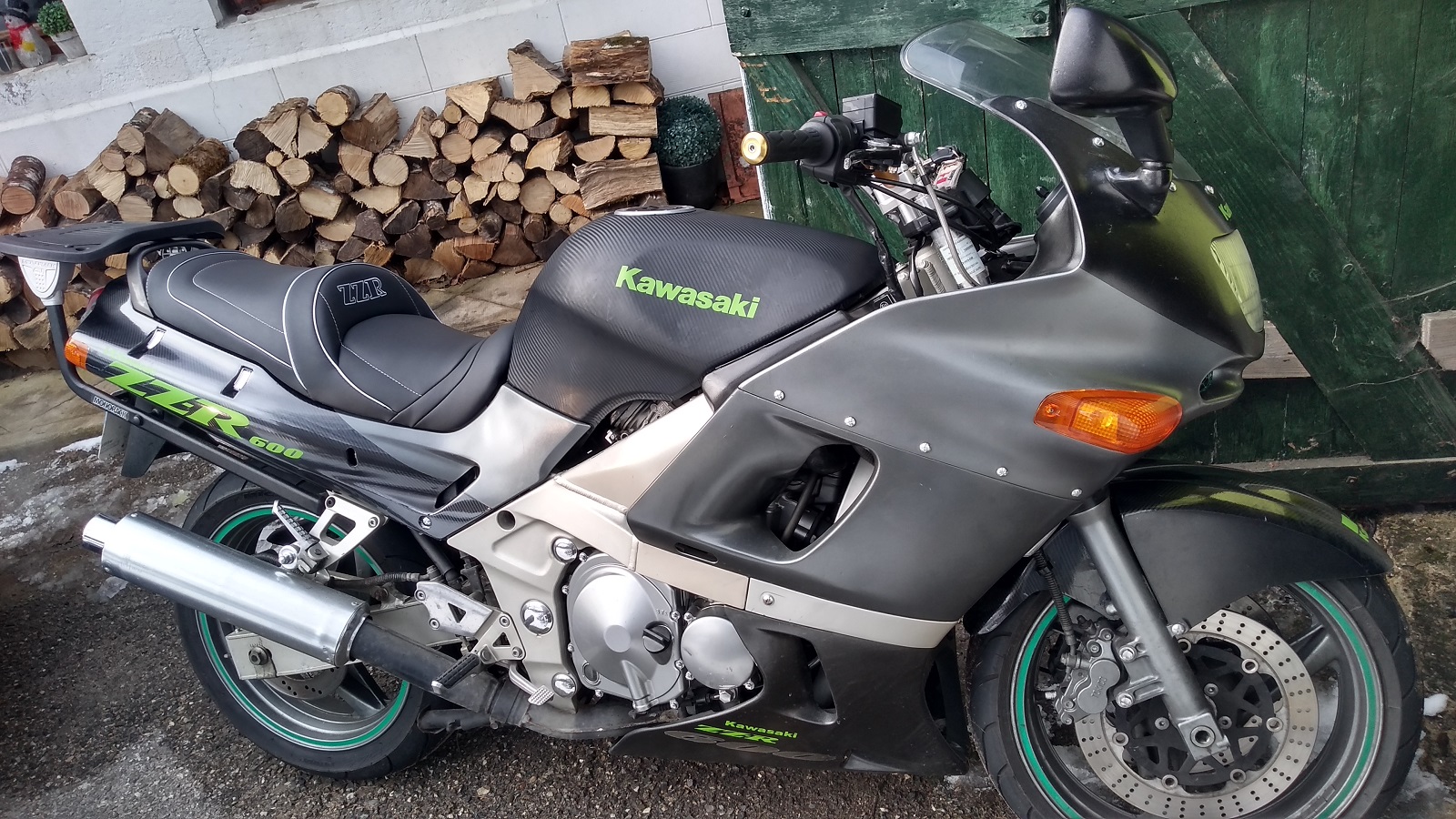 Staple median Pointer KAWASAKI ZZR 600 [1993-2006] - Deluxe seats, petrol tank covers, tank bags  [Rates for: FRANCE]