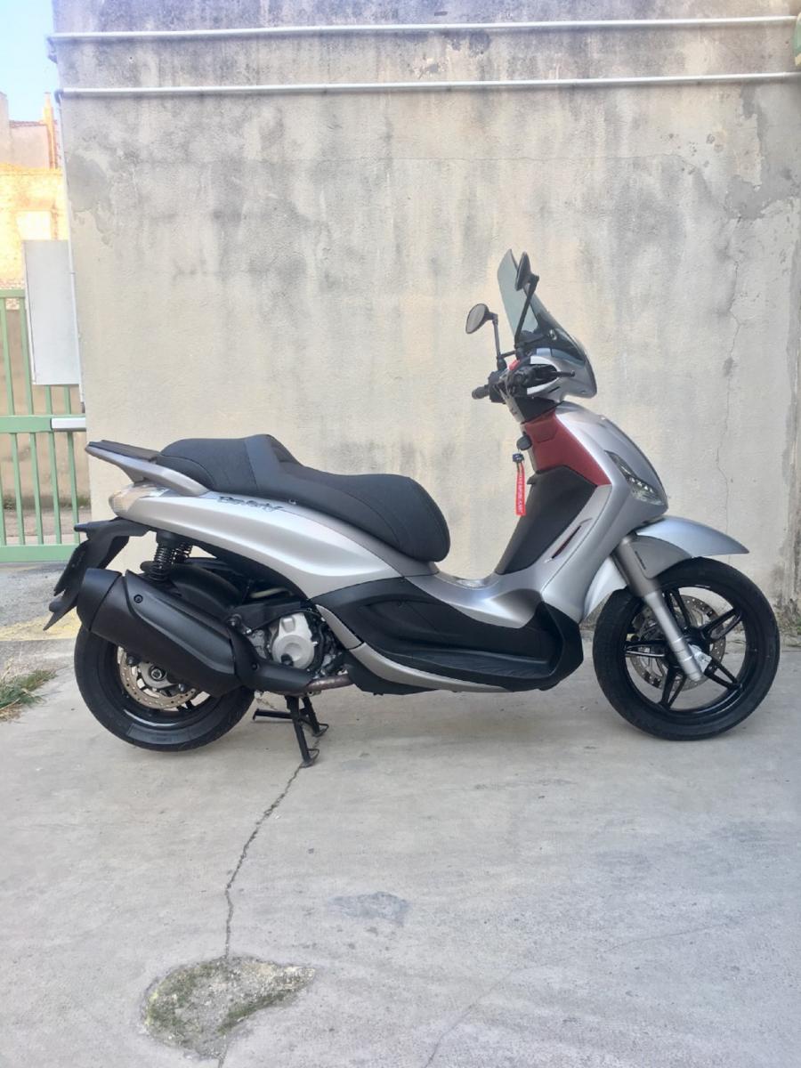 PIAGGIO BEVERLY 350 - Deluxe seats, bags, leg and handgrip covers for  scooters [Rates for: FRANCE]