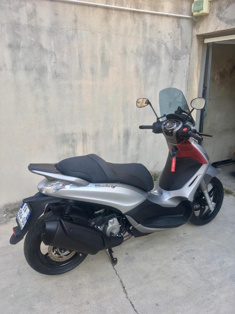 PIAGGIO BEVERLY 350 - Deluxe seats, bags, leg and handgrip covers for  scooters [Rates for: FRANCE]