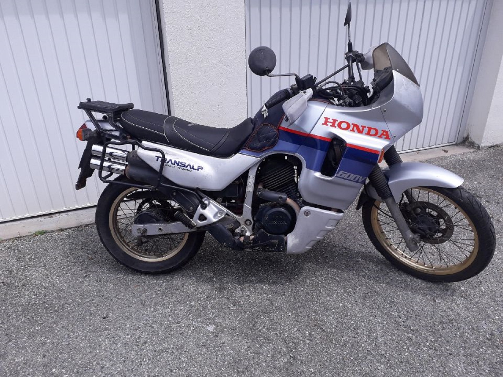 HONDA TRANSALP XL 600 [1987-1999] - Selles confort, tapis  protège-réservoir, sacoches [Tarifs pour : FRANCE]