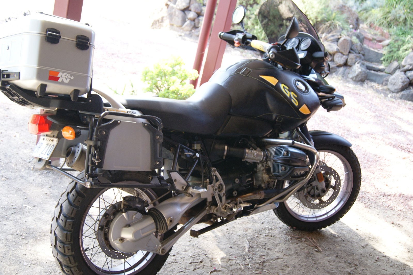 BMW R 1150 GS ADVENTURE 2002 Deluxe seats petrol tank covers tank bags Rates for FRANCE