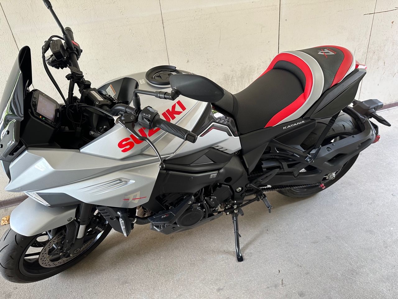 SUZUKI KATANA 2019 Deluxe seats petrol tank covers tank bags Rates for PORTUGAL Madeira