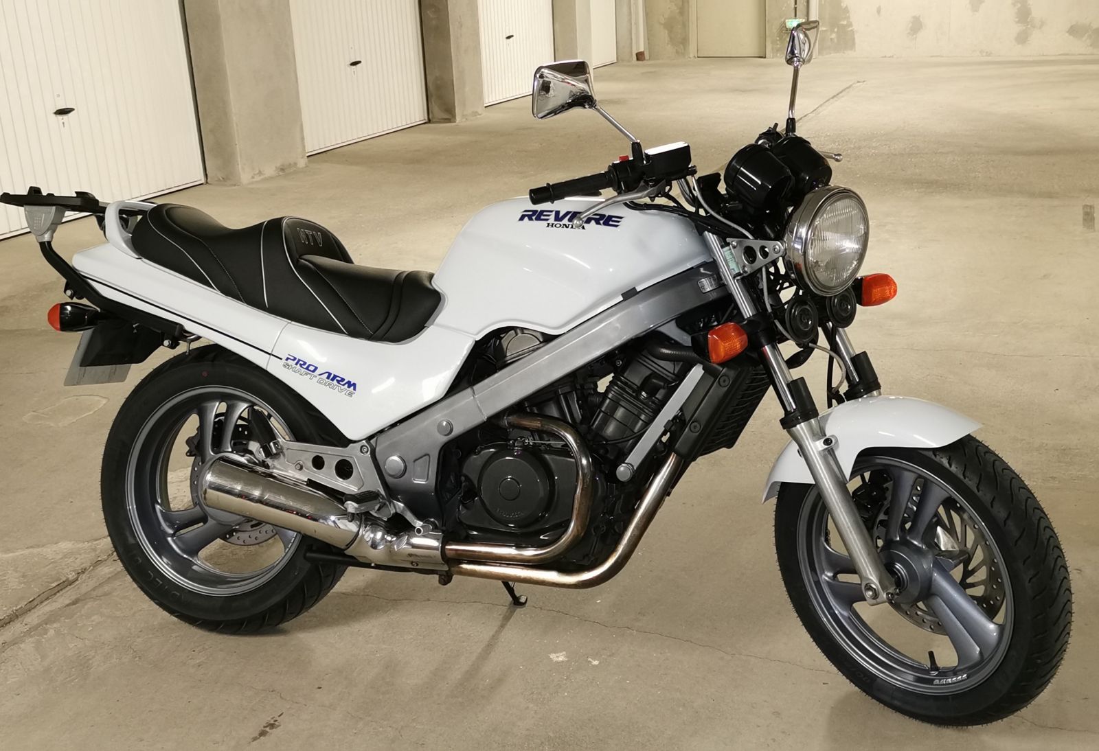 Honda ntv650 Revere руль.