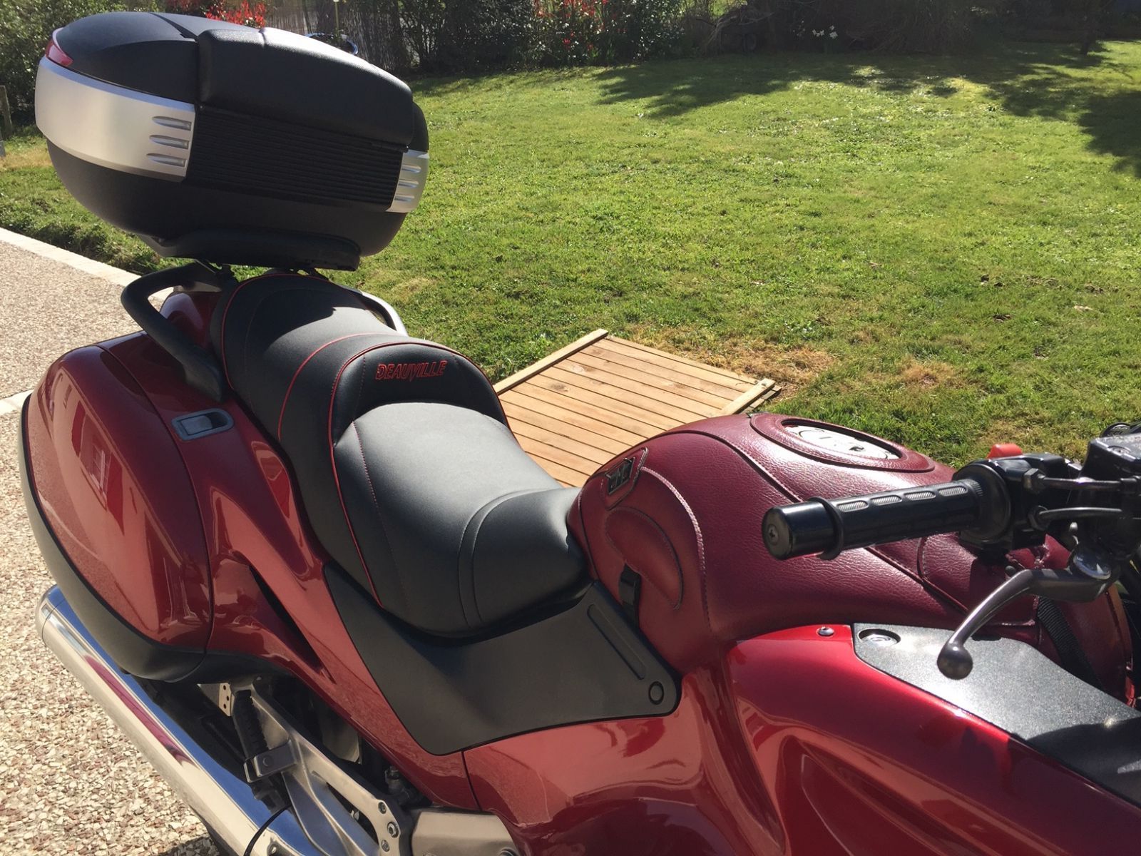 HONDA DEAUVILLE NT 650 V [1998-2005] - Deluxe seats, petrol tank
