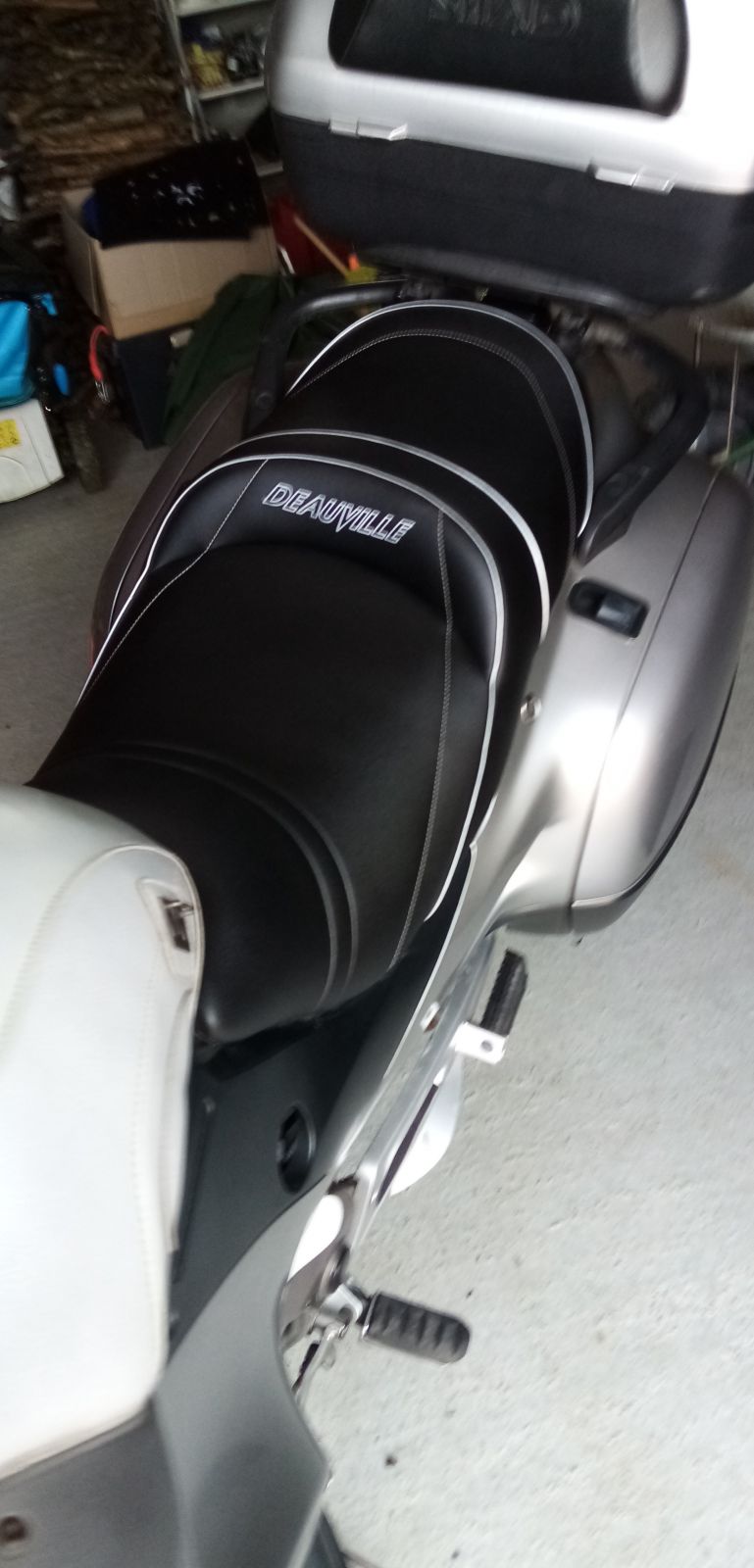 HONDA DEAUVILLE NT 650 V [1998-2005] - Deluxe seats, petrol tank