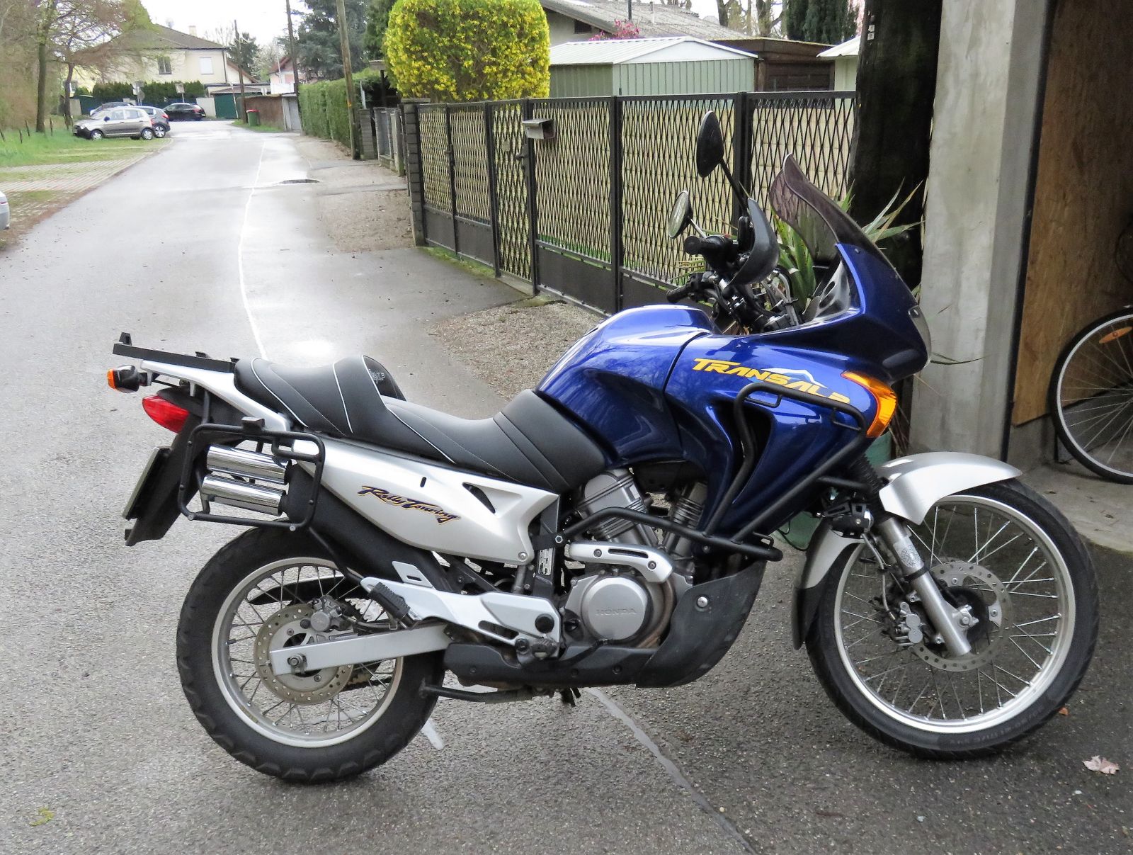 HONDA TRANSALP XL 650 V [>= 2000] - Deluxe seats, petrol tank covers, tank  bags [Rates for: FRANCE]