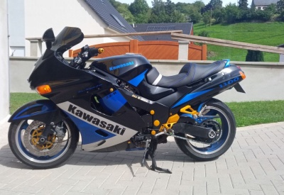 KAWASAKI ZZR 1100