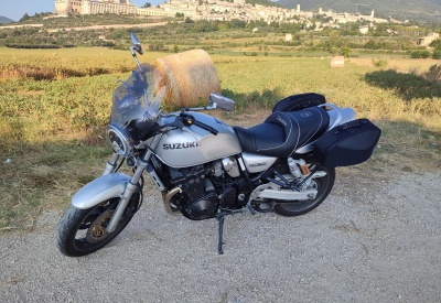 SUZUKI GSX 750 INAZUMA