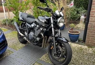 YAMAHA XJR 1300