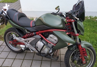 KAWASAKI ER-6