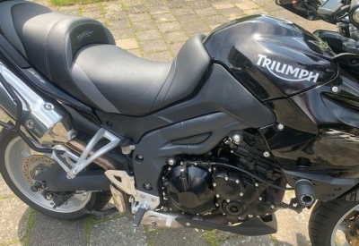 TRIUMPH TIGER 1050