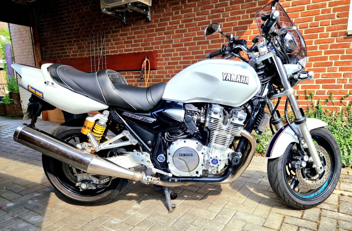 YAMAHA XJR 1300