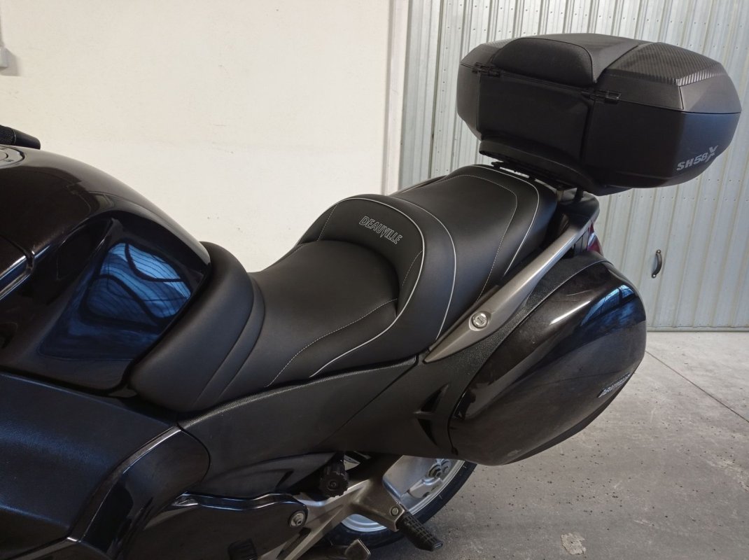 HONDA DEAUVILLE NTV 700