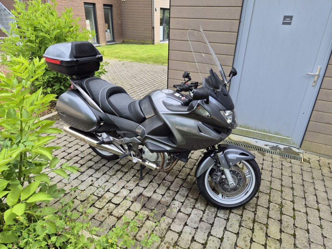 HONDA DEAUVILLE NTV 700