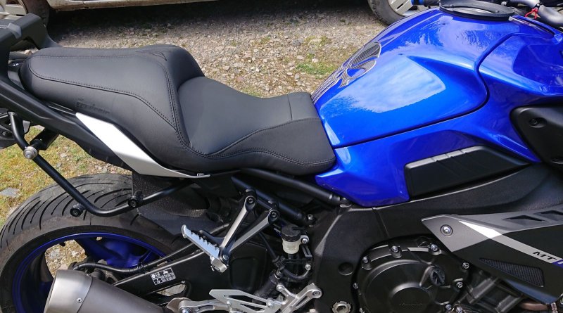 YAMAHA MT-10