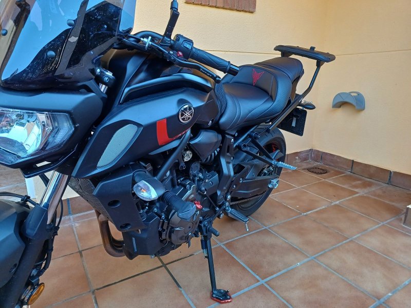 YAMAHA MT-07