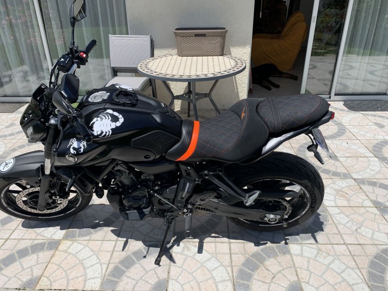 YAMAHA MT-07