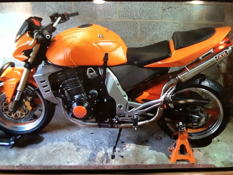 KAWASAKI Z 1000