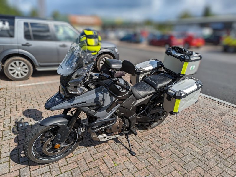 SUZUKI V-STROM 1050
