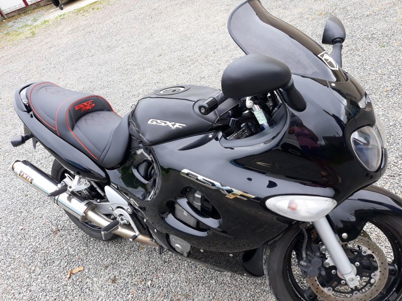 SUZUKI GSX-F 750