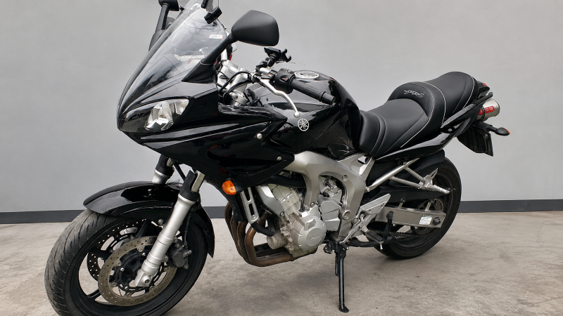 YAMAHA FZ6 FAZER 600