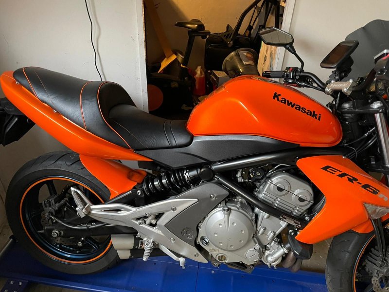KAWASAKI ER-6