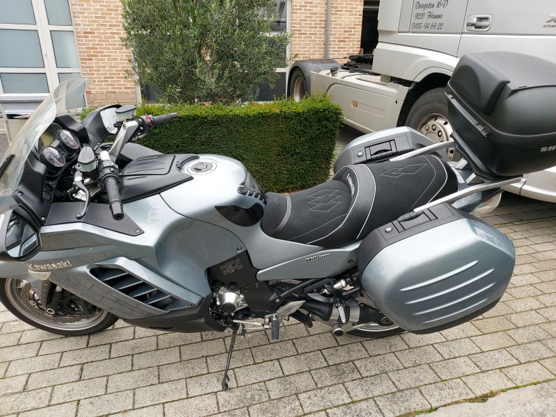 KAWASAKI GTR 1400