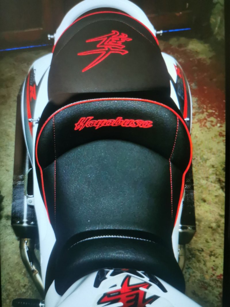 SUZUKI GSX-R 1300 HAYABUSA