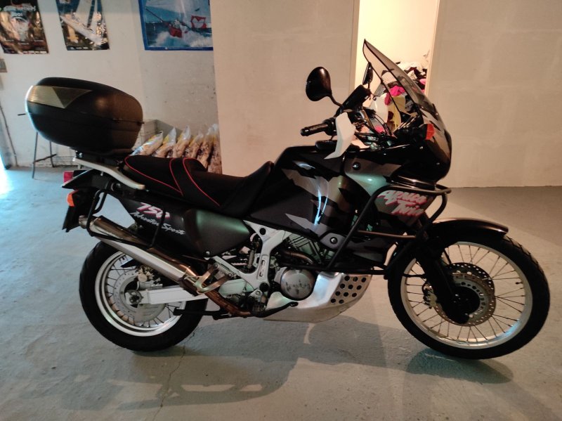 HONDA AFRICA TWIN XRV 750