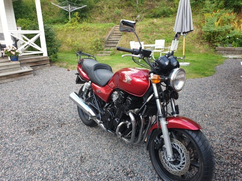 HONDA CB 750 SEVEN FIFTY
