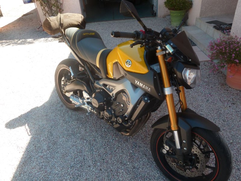 YAMAHA MT-09
