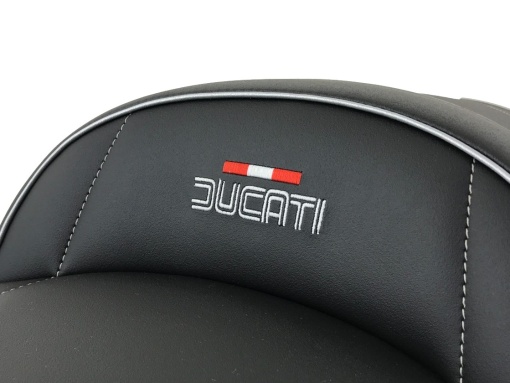Deluxe seat4