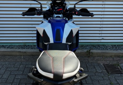 BMW F 900 XR