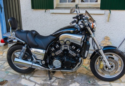 YAMAHA V-MAX 1200