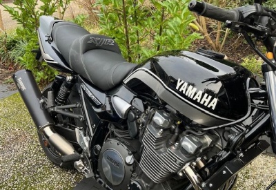 YAMAHA XJR 1300
