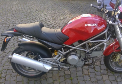 DUCATI MONSTER 900