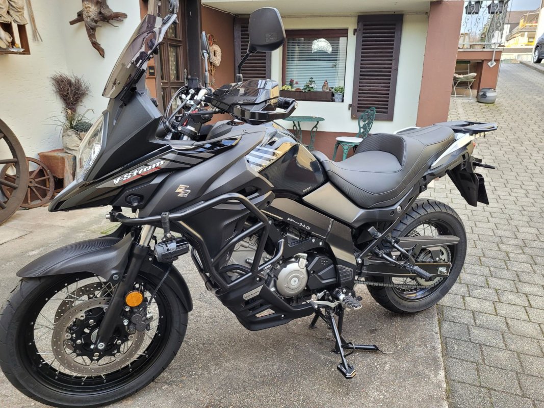 SUZUKI V-STROM DL 650