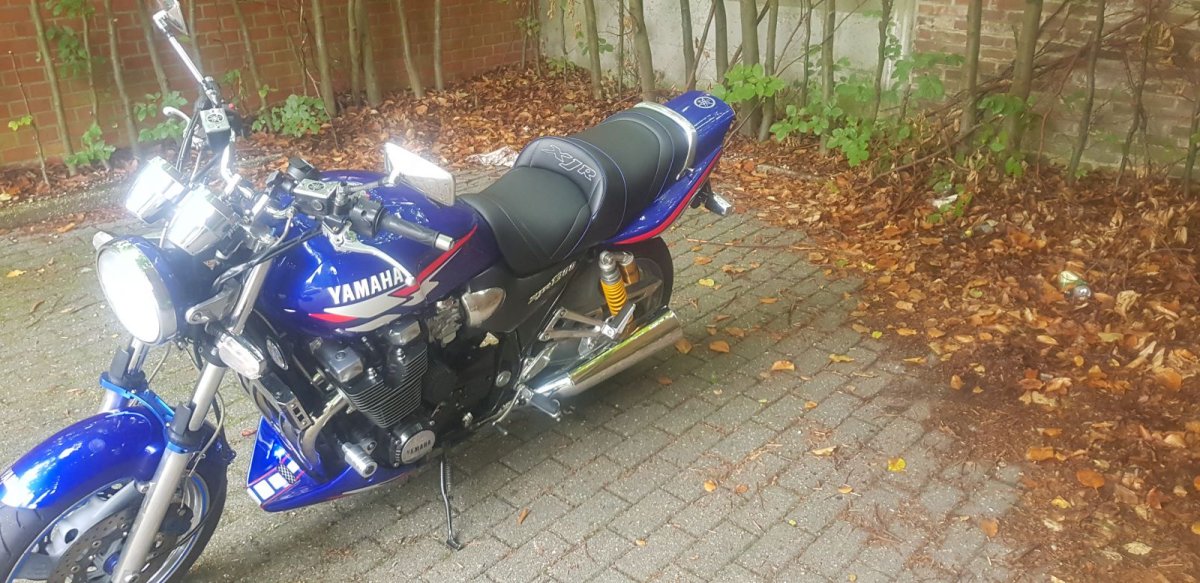 YAMAHA XJR 1300