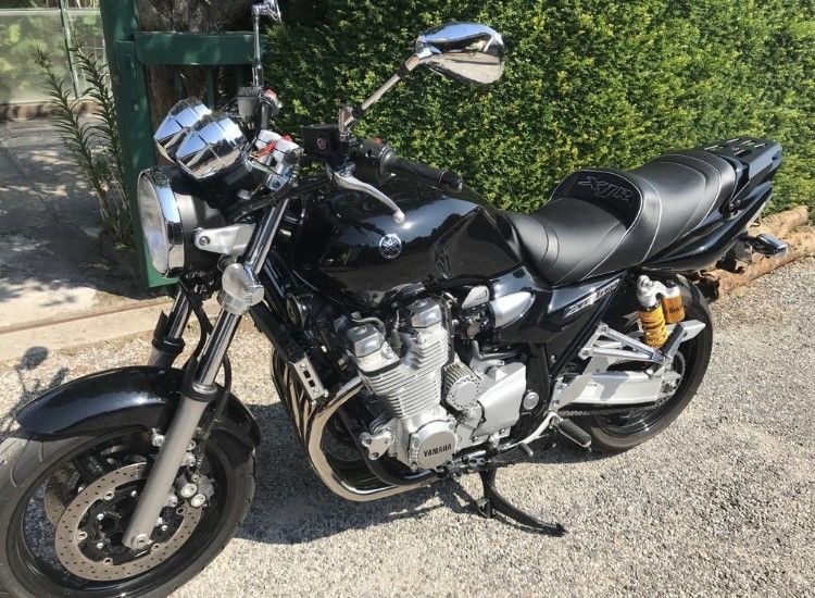 YAMAHA XJR 1300