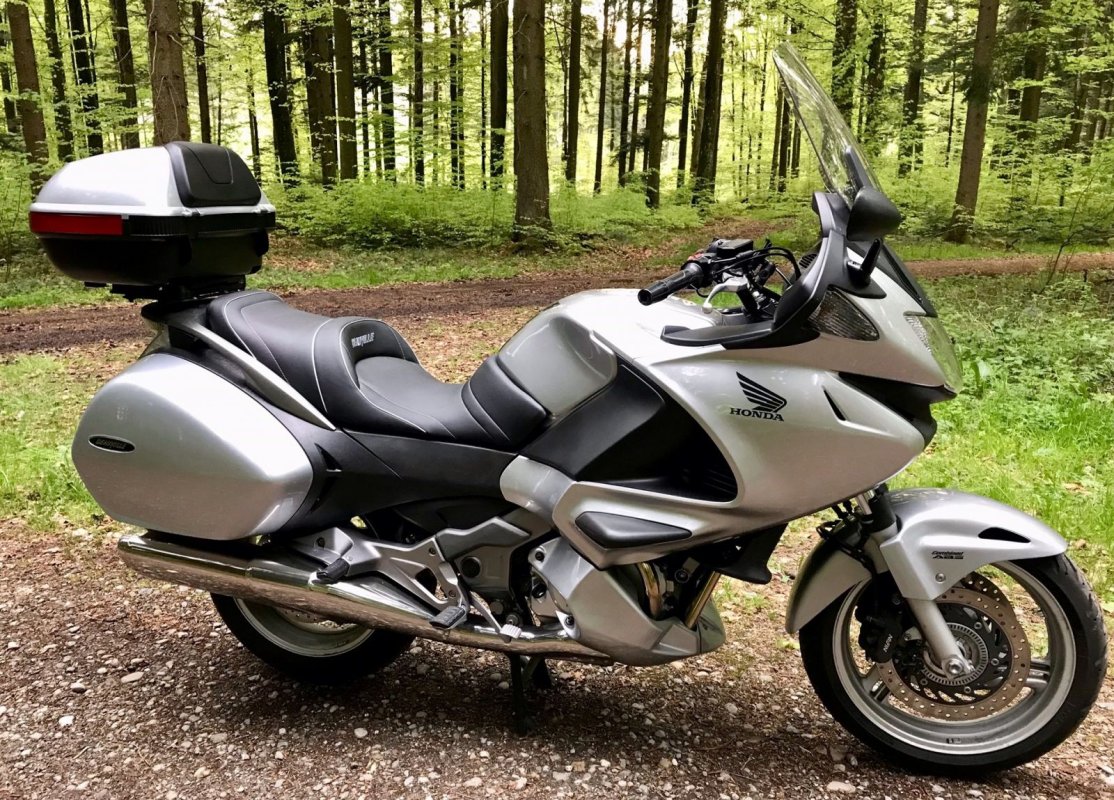 HONDA DEAUVILLE NTV 700