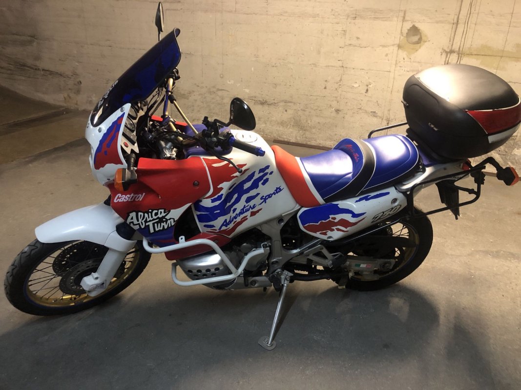 HONDA AFRICA TWIN XRV 750