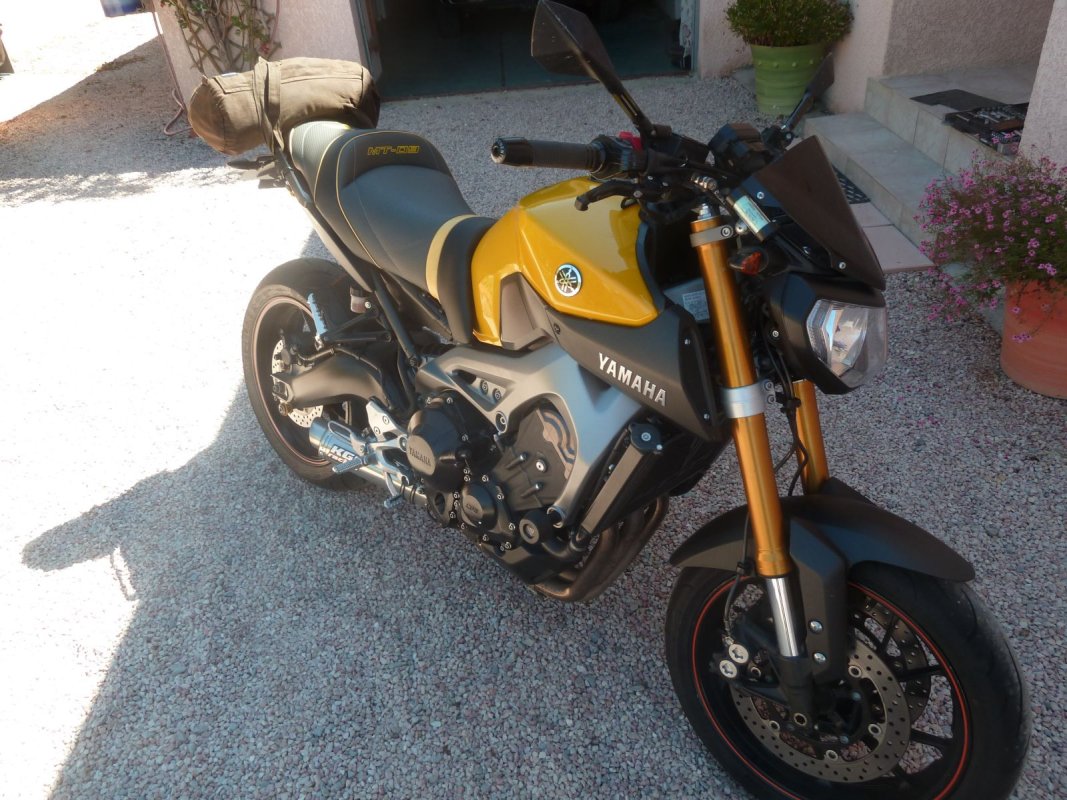 YAMAHA MT-09