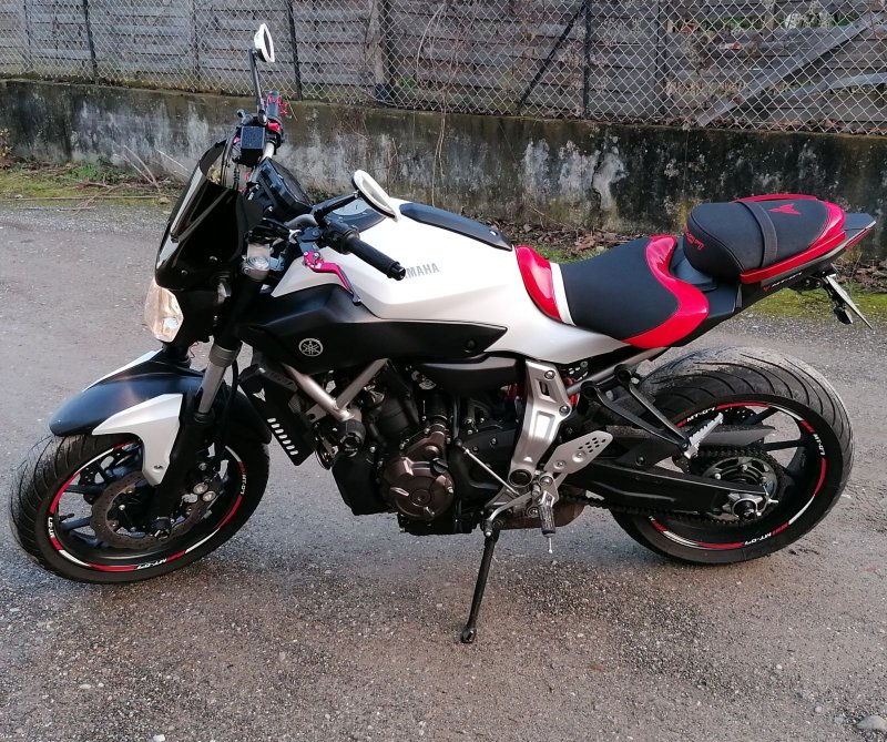 YAMAHA MT-07