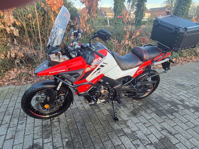 SUZUKI V-STROM 1050