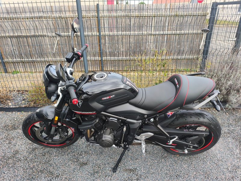 TRIUMPH TRIDENT 660
