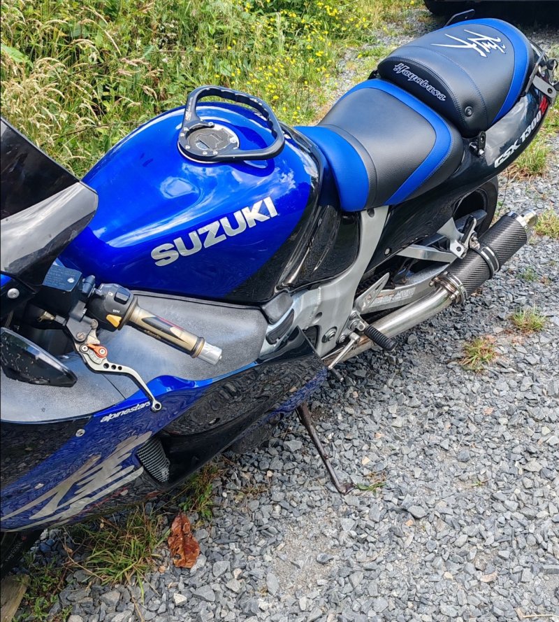 SUZUKI GSX-R 1300 HAYABUSA