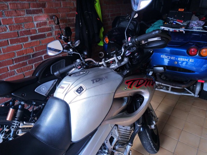 YAMAHA TDM 850