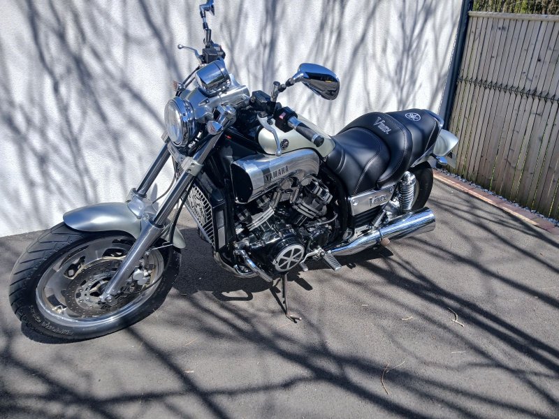 YAMAHA V-MAX 1200