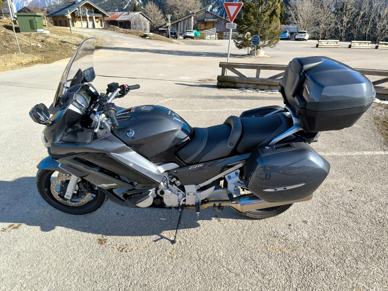 YAMAHA FJR 1300