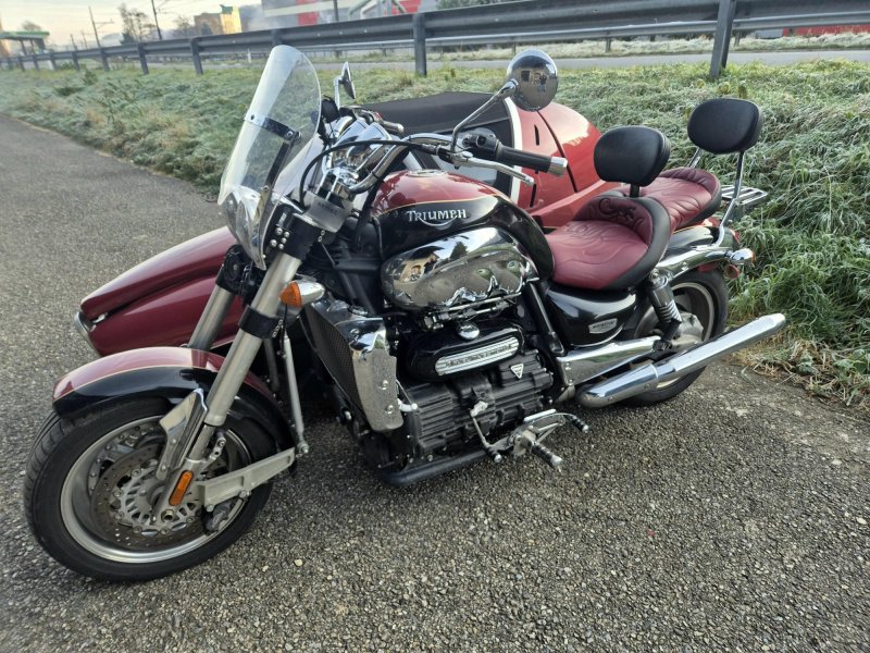 TRIUMPH ROCKET III 1 partie